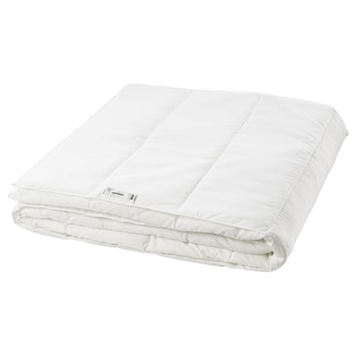 White SÄFFEROT duvet, recycled polyester, simple design with stitching.