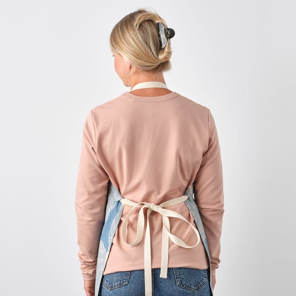 KÅLFJÄRIL Apron, patterned blue/light beige, 67x85 cm