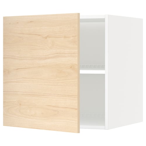 A light wood METOD kitchen cabinet with an adjustable shelf.