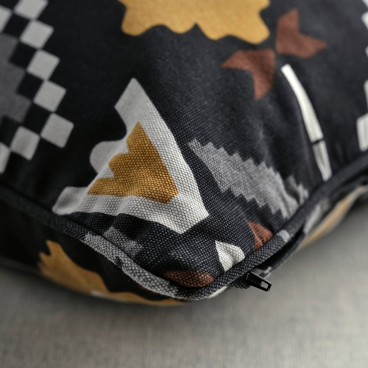 MOSSNYCKLAR Cushion cover black/light grey IKEA