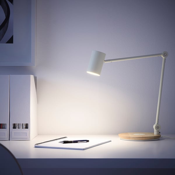 RIGGAD LED work lamp w wireless charging, white