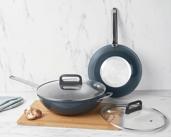 SILVERLAX wok with lid, nonstick coating, 32 cm IKEA