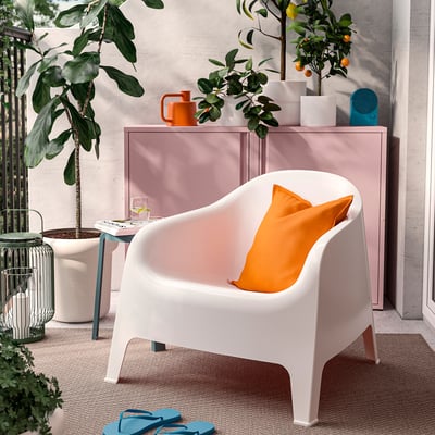 SKARPÖ Armchair, outdoor, white