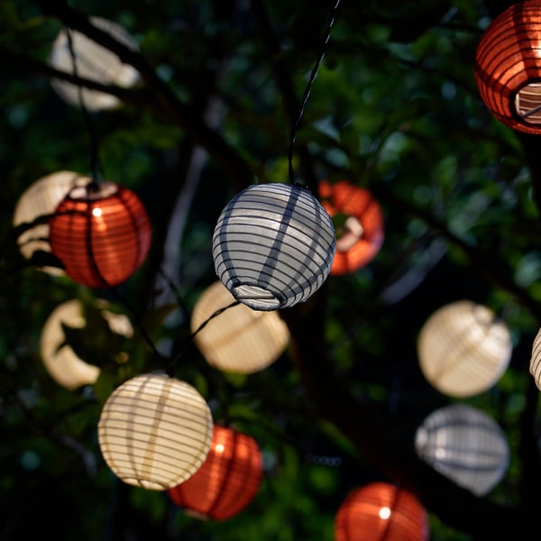 SOMMARLÅNKE LED lighting chain with 24 lights, outdoor batteryoperated