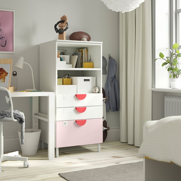 SMÅSTAD bookcase with pink & white drawers, books, toys & plant