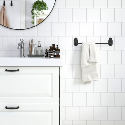 Black valasjon towel rail, classic design, metal bar with black finish, wall-mountable.