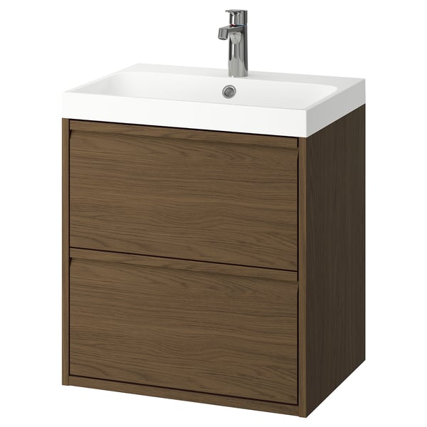 Un meuble-lavabo ÄNGSJÖN en chêne brun avec un lavabo blanc et des poignées élégantes.