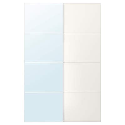 Porte coulissante AULI illustrée. Panneaux miroirs et à double finition. Fabriqué en aluminium, verre et panneaux de fibres. Design moderne et minimaliste.