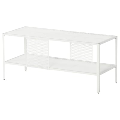 Un meuble télé BAGGEBO blanc au design épuré et minimaliste avec deux étagères en fil métallique pour un rangement aéré.