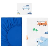 Un ensemble de housse de couette BERGFINK bleue avec des impressions de véhicule pour un lit d’enfant. Fabriqué en coton doux, il y a diverses voitures colorées sur fond blanc.