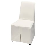 Chaise BERGMUND rembourrée blanche avec dossier élégant et incurvé et assise carrée.