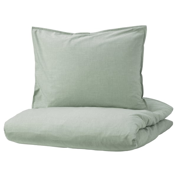 Une housse de couette BERGPALM à rayures vertes avec oreillers, en 100 % coton doux.