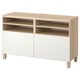 Meuble TV Ikea BESTÅ, mélange blanc/bois, 2 fermés, 2 étagères ouvertes, design minimaliste.