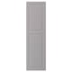 Une porte d’armoire BODBYN grise avec un design de panneau biseauté. La porte est rectangulaire avec une finition laquée lisse, offrant un look épuré et moderne.