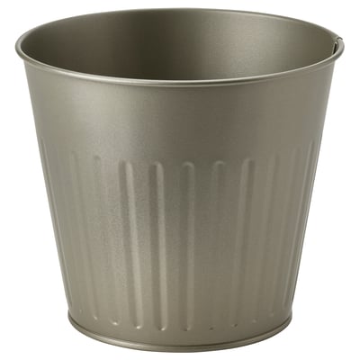 Jardinière en acier galvanisé sur fond blanc.
