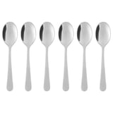 Six cuillères en acier inoxydable alignées de manière soignée, réfléchissant la lumière avec une finition polie, un design simple et classique.