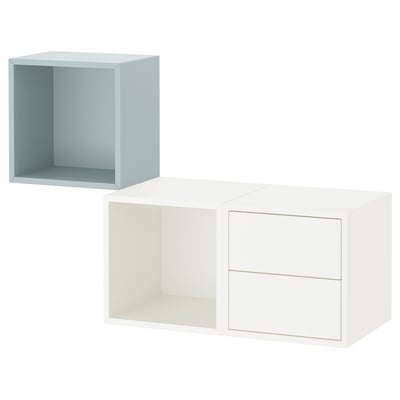 Étagères flottantes Ikea EKET : carrés bleu clair et blancs, rangement ouvert et fermé.