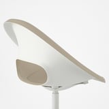 Chaise moderne et élégante avec assise beige incurvée et cadre blanc, conçue pour le confort et le style.