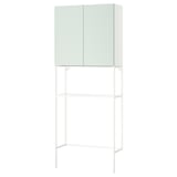 Une armoire ENHET en gris-vert clair, une combinaison pour le rangement mural et au sol avec une utilisation minimale de l’espace, avec une construction en métal et en panneaux de particules.