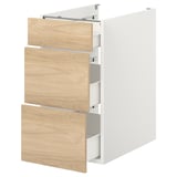 Armoire de cuisine ENHET blanche avec 3 tiroirs en bois qui s’ouvrent pour un accès facile.