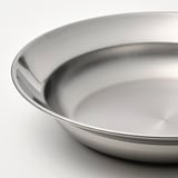 Plat élégant en acier inoxydable, durable et brillant, parfait pour les repas en plein air.