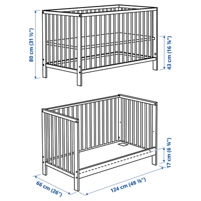 Un ensemble de meubles pour bébé GULLIVER blanc comprenant un lit bébé, une table à langer et un matelas.