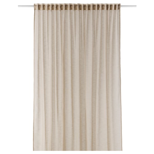 Rideau beige transparent HÄLLEBRÄCKA , réalisé en polyester recyclé à 100 %, une poche pour tiges facile à suspendre, diffusant la lumière du jour et offrant de l’intimité.