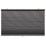 Un store cellulaire noir assombrissant HOPPVALS, doté d’un design rectangulaire élégant avec des lames horizontales, monté sur un fond blanc.