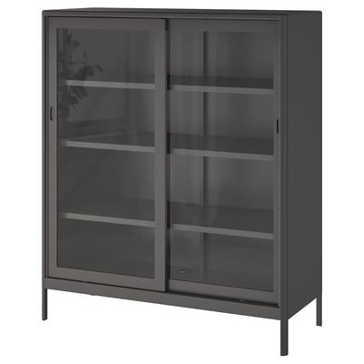 Une armoire en métal gris foncé avec des portes coulissantes en verre, idéale pour ranger et exposer des objets tout en éloignant la poussière.