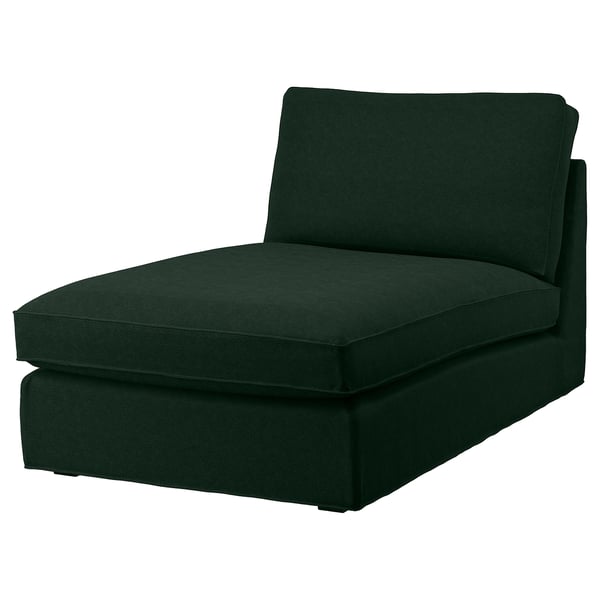 Une chaise KIVIK verte au design moderne, recouverte d’un tissu chenille durable et lavable.
