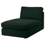 Une chaise KIVIK verte au design moderne, recouverte d’un tissu chenille durable et lavable.