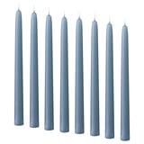 Huit bougies bleues KLOKHET, toutes effilées et éteintes, disposées en deux rangées de quatre. Fabriqués en stéarine, ils se dressent debout en une ligne nette.