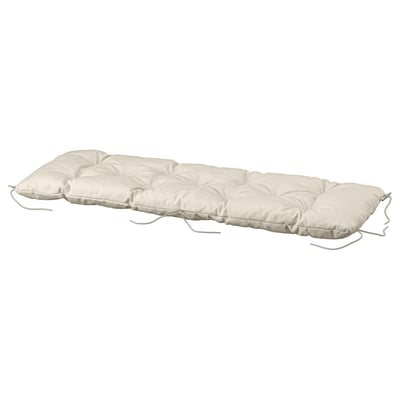 Un coussin d’extérieur KUDDARNA en beige, rectangulaire avec des liens, conçu pour le confort avec un tissu durable.