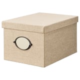 Boîte de rangement KVARNVIK, beige, rectangulaire avec papier tissé, poignée en métal, design élégant.