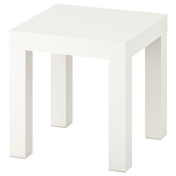 Table d’appoint LACK blanche, forme carrée, design minimaliste, panneaux de fibres et de particules robustes.