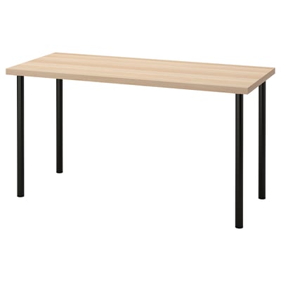 LAGKAPTEN : table en bois clair avec pieds en métal noir, forme rectangulaire.