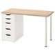 Un bureau ikea LAGKAPTEN avec un plateau en bois clair et une unité de rangement blanche à cinq tiroirs. Le bureau a un design élégant et minimaliste avec des pieds en métal.