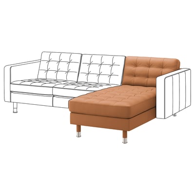 LANDSKRONA Canapé sectionnel en forme de L en cuir marron avec design capitonné et pieds chromés.