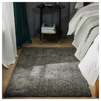 Tapis LINDKNUD gris, doux, rectangulaire, polyester recyclé.