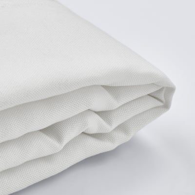 Drap de matelas propre, blanc et soigneusement plié avec une fermeture éclair élégante visible. Tissu de haute qualité, prêt à l’emploi.