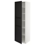 Une armoire de cuisine METOD blanche avec une grande porte en bois teinté noir avec des bords biseautés et des étagères réglables.