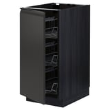 Armoire de cuisine METOD noire avec paniers en fil métallique coulissants, finition grain de bois foncé, forme rectangulaire, design minimaliste.