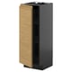Armoire de cuisine noire moderne avec porte en chêne, design minimaliste.
