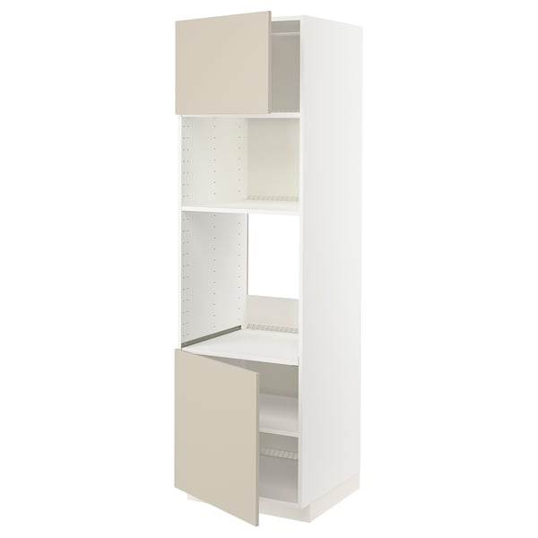 Armoire de cuisine METOD en beige avec deux étagères réglables et porte ouverte montrant l’intérieur.