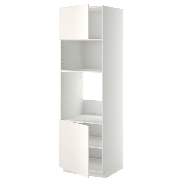 Un meuble de cuisine METOD blanc avec des étagères réglables et une porte battante. Design moderne, cadre mince et deux compartiments visibles.
