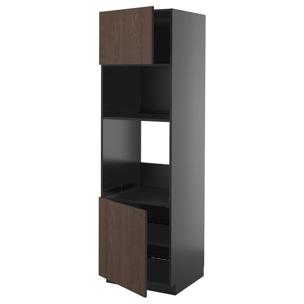 Armoire de cuisine haute moderne gris foncé et bois avec étagères ouvertes.