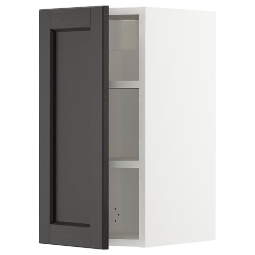 Une armoire de cuisine METOD teintée noire avec une porte et des étagères biseautées.