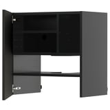 L’armoire de cuisine METOD en noir dispose de deux portes ouvertes, exposant des étagères réglables à l’intérieur. C’est moderne et fonctionnel.