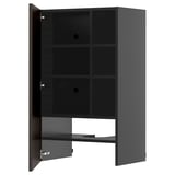 Armoire de cuisine moderne en gris foncé avec porte ouverte, étagères réglables et design élégant.