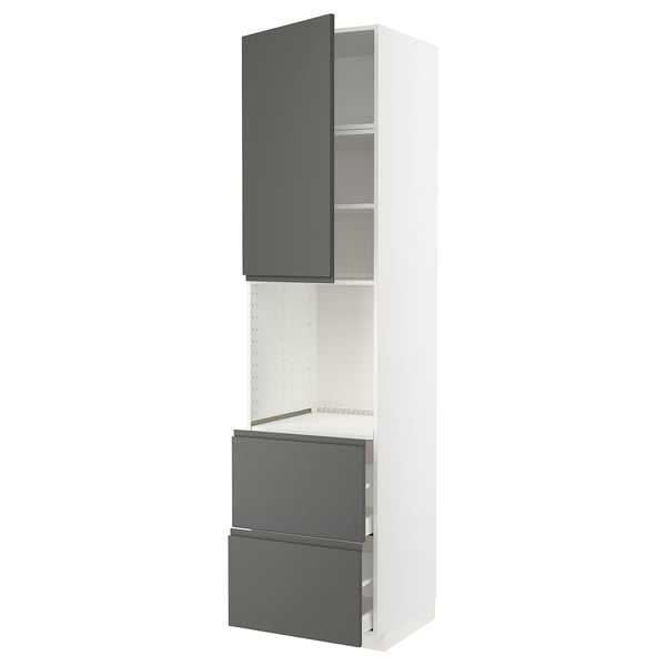 Une armoire de cuisine blanche et grise au design élégant et moderne avec des poignées intégrées, une étagère fixe et plusieurs tiroirs.